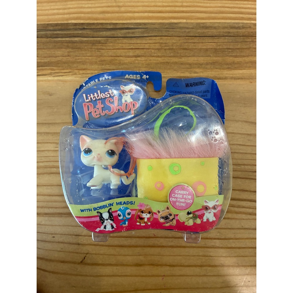 Littlest Pet Shop Short Hair Cat #64 NIB with Box Damage